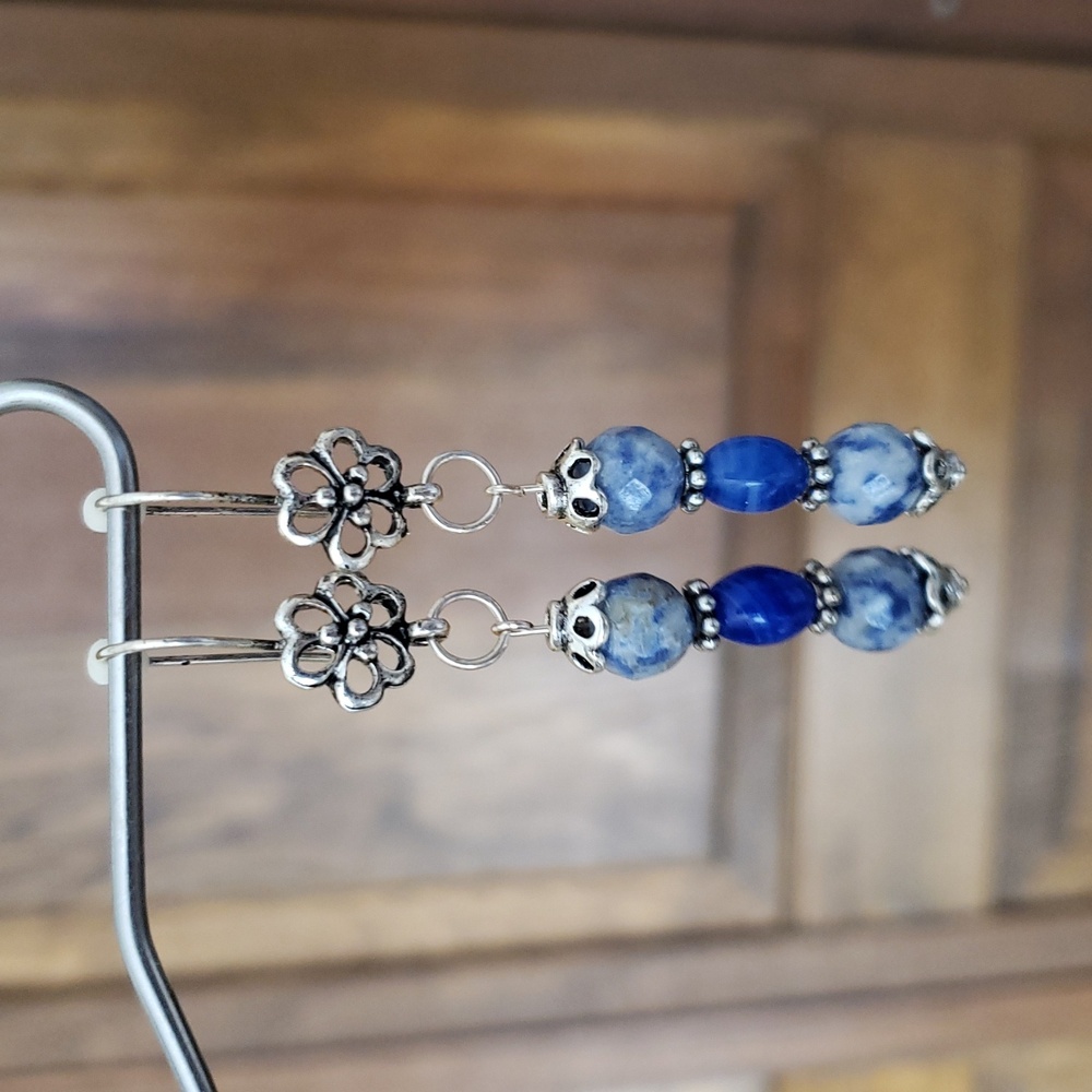 NWOT Blue and Silver Beaded Dangle Drop Earrings